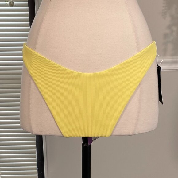 L*Space | Cabana Bitsy Bikini Bottom - Picture 2 of 7